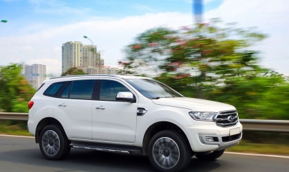 Ngồi xe Ford Everest cứ bị sàng lắc là sao nhỉ?
